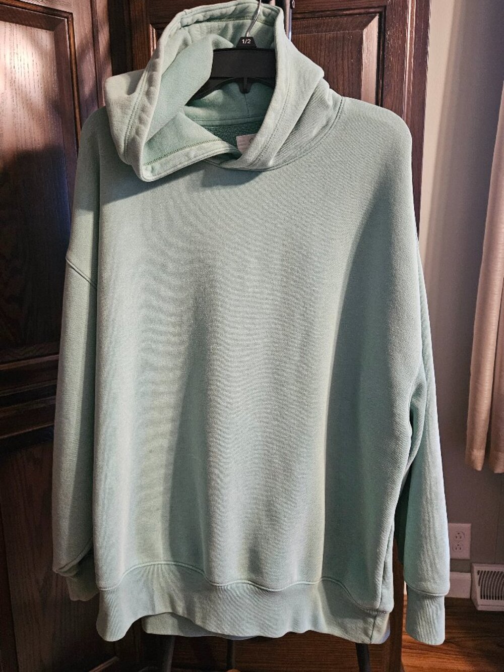 American Eagle Women’s XL Mint Green Oversized Pullover Hoodie